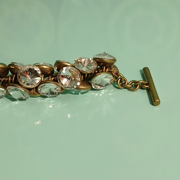 Elegant Banana Republic Gold and Black Bow Bracelet - Picture 5 of 7